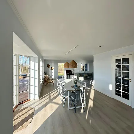 펜션 House With Great Sea View On Lilleo *